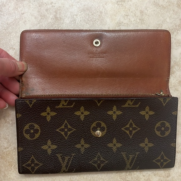 Louis Vuitton monogram authentic long wallet - Picture 3 of 9